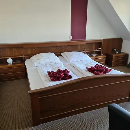 מלון Hotel-pension Friesenruh 3*